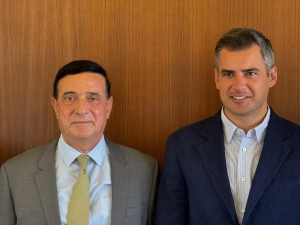 استقبل رئيس الجامعة اللبنانية الفرنسية معالي الدكتور ميشال نجار رئيس الهيئة العليا للطيران المدني الكابتن محمد عزيز